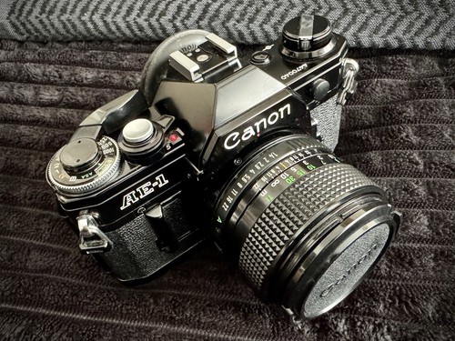 Canon black 35mm slr - canon,