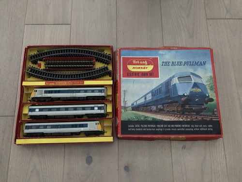 Tri ang the blue pullman - rs.52,