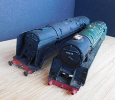 Hornby 00 Gauge 9F 2x loco