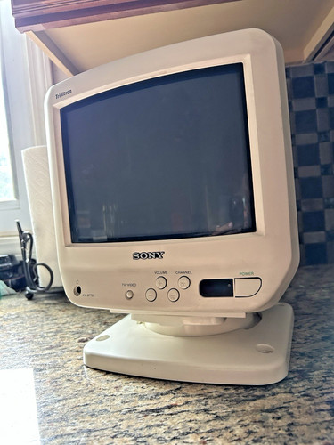 Sony trinitron 9pt50 - trinitron, 9"