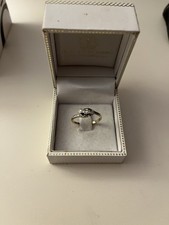 18ct Gold Ring With 3 Diamonds Not Scrap Or Repair 2.4 Grams