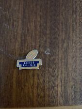 LEEDS RUGBY LEAGUE SUPPORTERS CLUB RUGBY BALL CHROME PIN BADGE