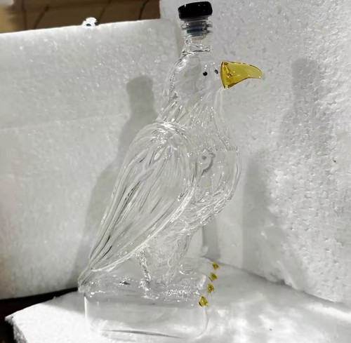 Eagle glass whiskey - eagle,