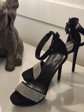 Black -Glitter Women's Hig heel Straps  Size 7 Preatty Little Things