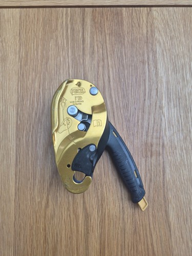 Petzl descender climbing - petzl,