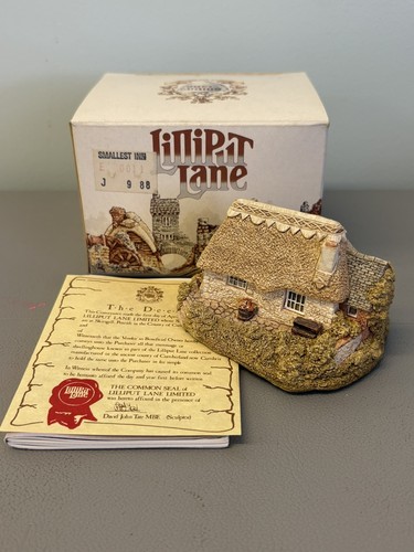 Lilliput lane smallest inn - lilliput,