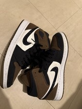 Nike Air Jordan 1 Mid Trainers