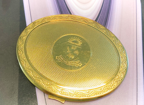 Ferries liner gold tone - p, &