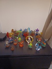 Skylanders Trap Team figures, portal and PS4 game