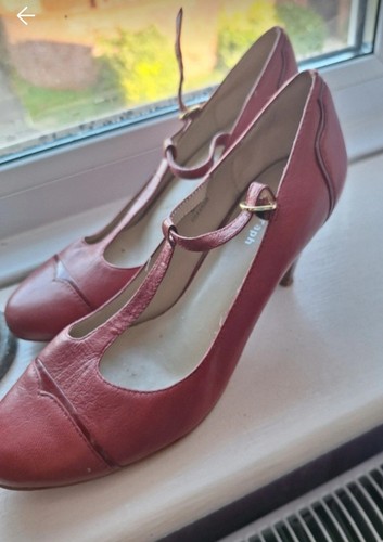 Red leather bar heels - t,
