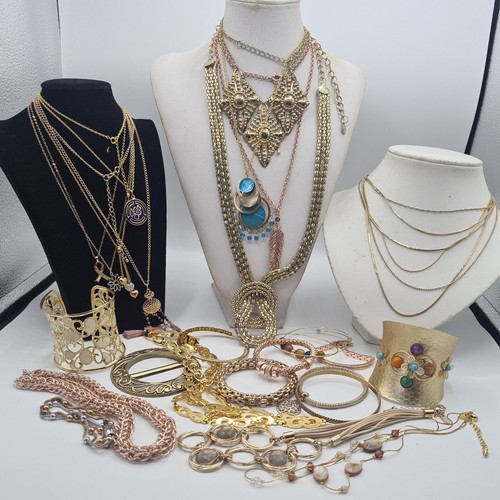 Job lot gold - lot,