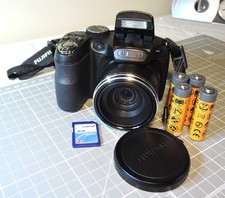 Fuji Finepix S2750 HD digital