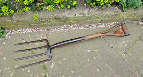 Vintage potato fork lug worm - vintage,