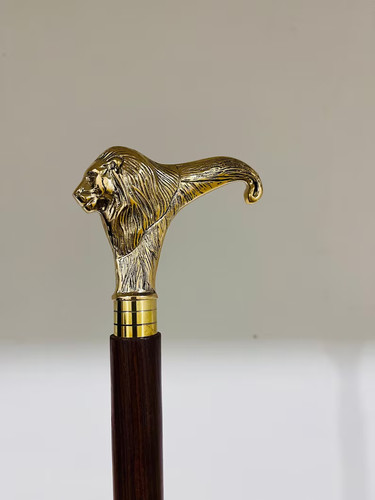 Lion handle brass - lion, walking