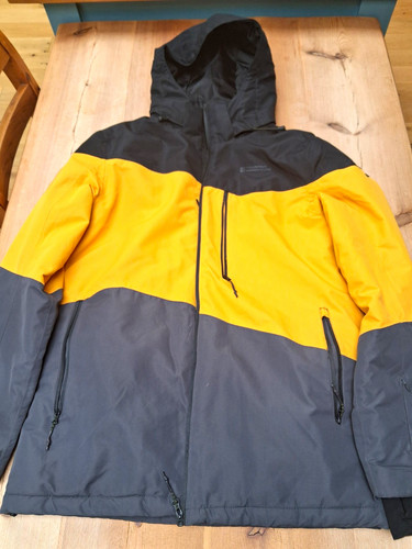 Mountain warehouse snow - warehouse,