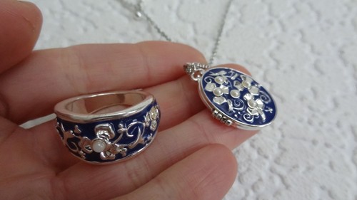 Avon latice locket - locket, pendant