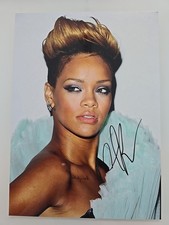 RIHANNA XXL PHOTO 20X25CM