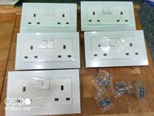 5 Pack CNBINGO Double Switched Socket, 13 Amp, white, tempered glass.