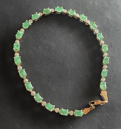 9ct 375 gold - 9ct, emerald