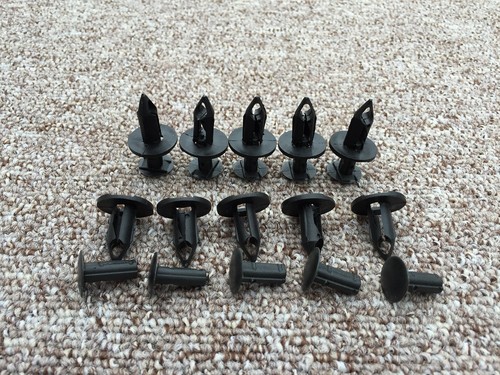 Suzuki black plastic - plastic, rivet