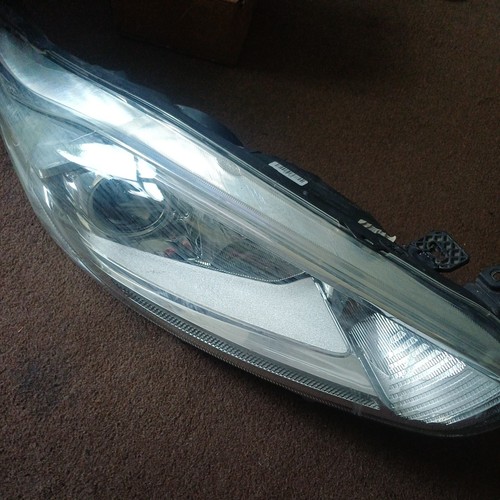 Ford fiesta headlight mk7 - ford,
