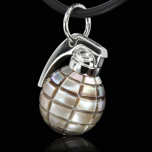 Grenade hand carve tahitian - hand,