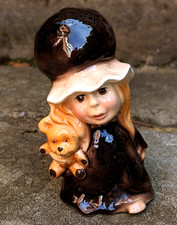 Vtg 1970's Little Girl Teddy Figurine Ornamental Kingston Pottery Hull Ceramic