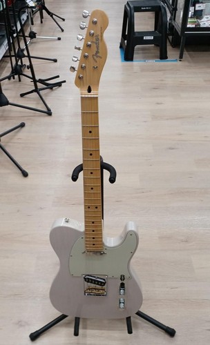 Fender japan electric guitar - japan,