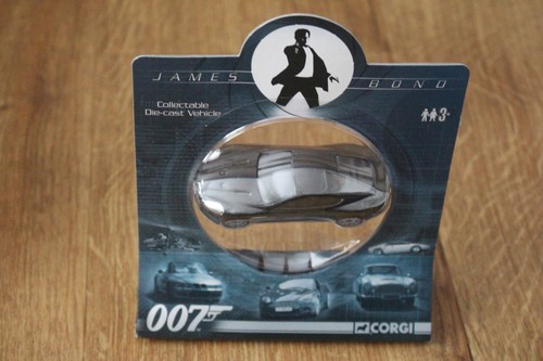 Corgi james bond - james,