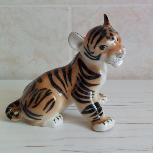 Lomonosov lfz sitting tiger - lfz,