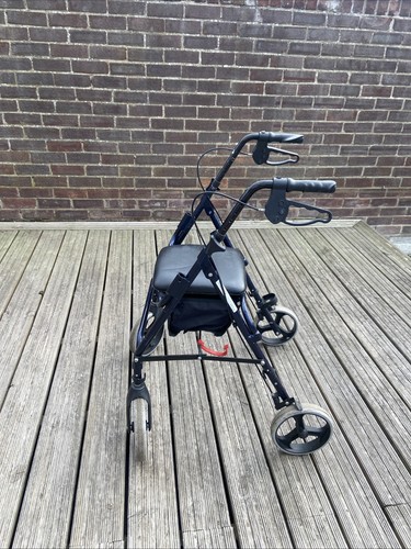 Ugo walker with seat wheels - with,