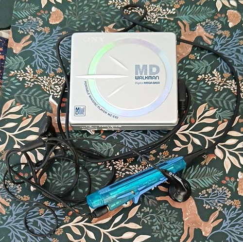 Sony e62 walkman minidisc - mz-e62,