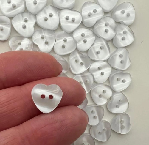 11mm pearl heart resin - pearl,