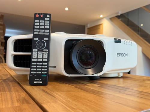 Epson 5500 lumens full - 5500, hd