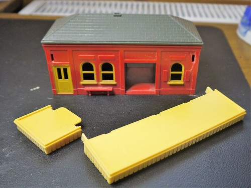 Triang railway buildings r60 - railway,