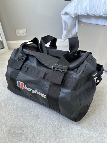 Berghaus 40l holdall black - berghaus,