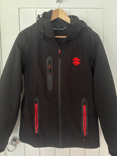 SUZUKI OFFICIAL TEAM WATERPROOF JACKET SIZE SMALL.
