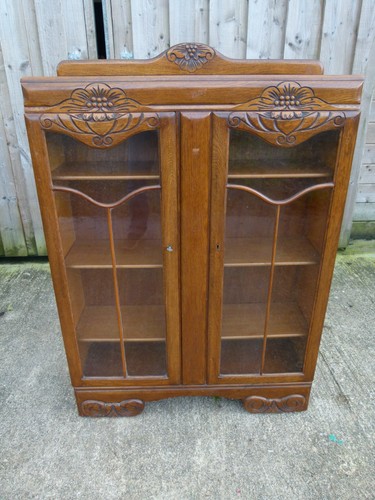 Smart looking art deco door - looking, 2