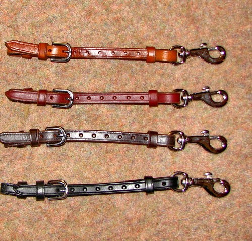 Breastplate straps check - breastplate, v