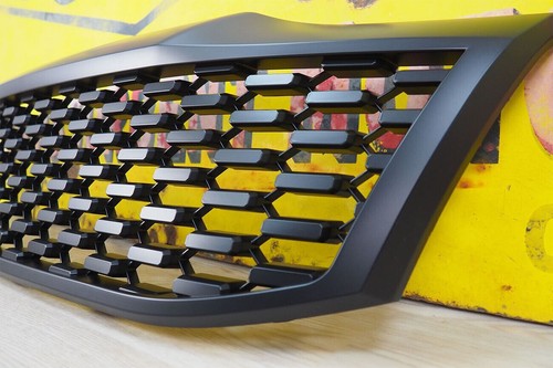 Black grille for toyota - black,