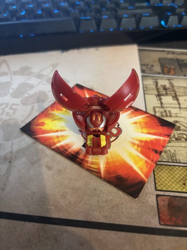 Vintage bakugan pyrus bee - pyrus,