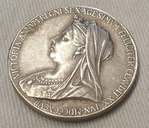 Jubilee medallion queen - medallion,
