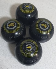 Henselite Classic Lawn Bowls/Size 5 Heavy/Set Of 4.Black.Old car logo.