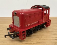 Tri-ang Hornby R253 Red Dock Authority Shunter N°3 with Light - Running