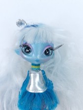 Novi stars una verse doll - una,