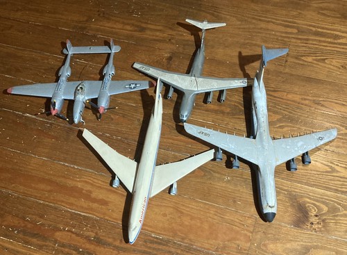 Plastic model plane - 20",