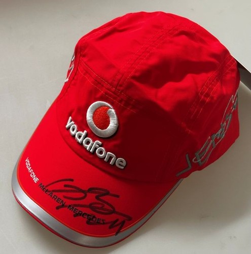 Jenson button 2011 - button, signed