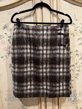 Pembleton Wool Skirt Horn