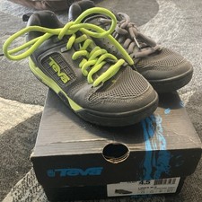 Teva links, Men’s 4.5 USA