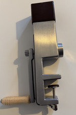 Hand Operated Grain Mill VKP1012